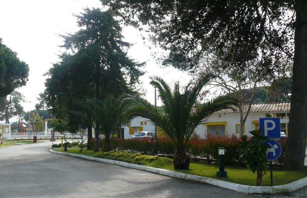 Parque de Campismo Orbitur Costa de Caparica Hotel Exterior foto